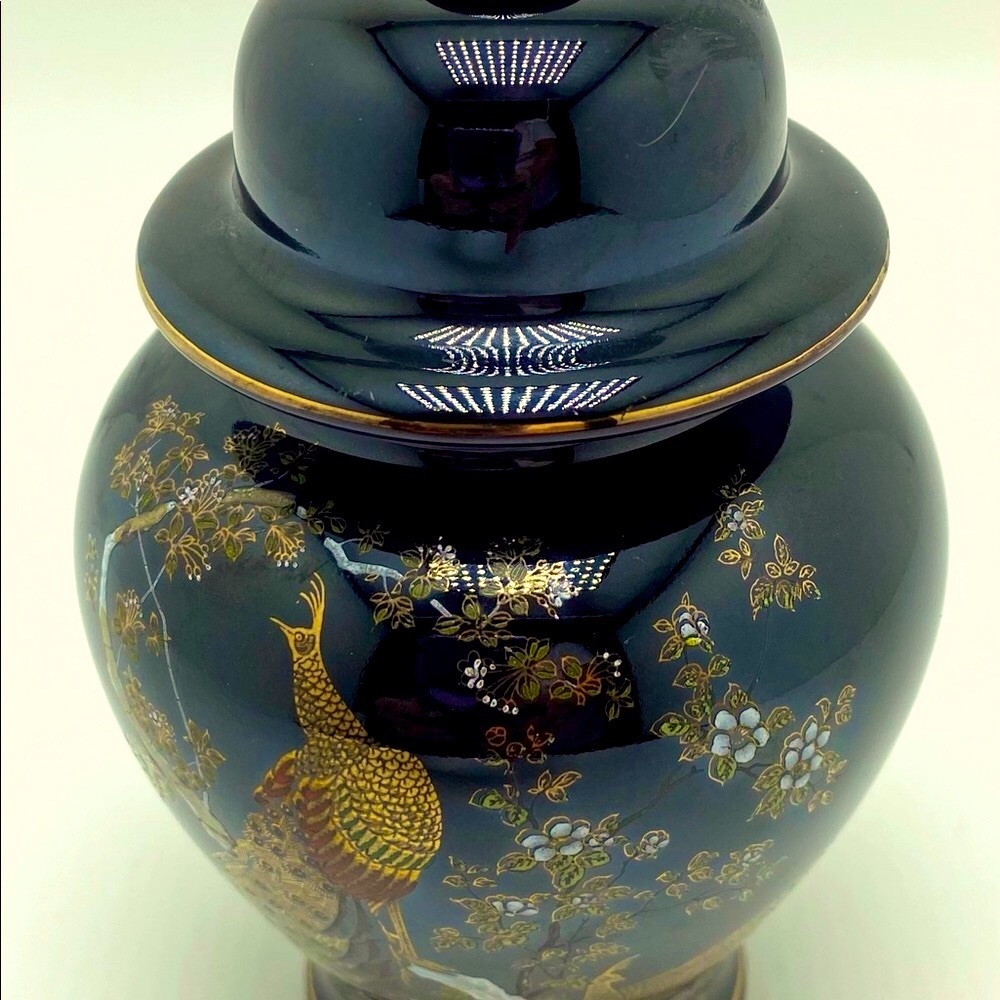 Vintage Yamaji Black / Gold Ginger Jar w Lid
